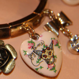 BETSEY JOHNSON FLY TEA PARTY HEART CAKE BRACELET